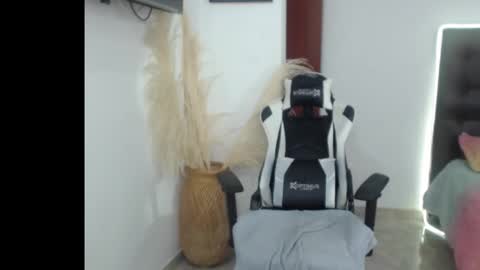 Snapshot of samy_vsn chatting on November 10, 2025, 7:24 pm samy_vsn online show from November 10, 2025, 7:24 pm