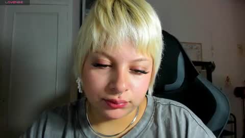 Samymoon online show from July 7, 2026, 8:07 am