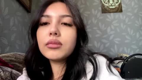 Kira online show from May 20, 2026, 1:17 pm