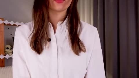 Isabel but you can call me Bella online show from November 1, 2025, 12:34 am