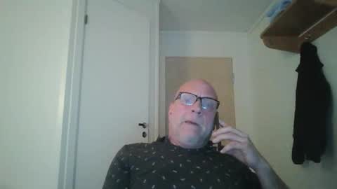 sandnesrune523 online show from January 15, 2026, 1:59 pm