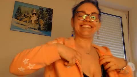 Sandra online show from February 21, 2026, 3:13 pm