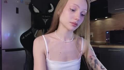 Sandra      Lillys Page    online show from June 6, 2026, 5:17 pm
