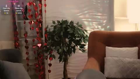 Sandra online show from February 19, 2026, 5:36 am