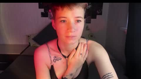 sandraa_a online show from October 11, 2025, 11:53 am