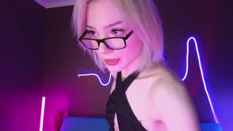 Sandy  online show from February 9, 2025, 4:14 am