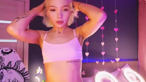 Sandy  online show from February 22, 2025, 1:22 am