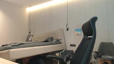 DeAlex online show from October 24, 2025, 10:00 am