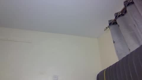 sandy online show from September 28, 2025, 1:22 am