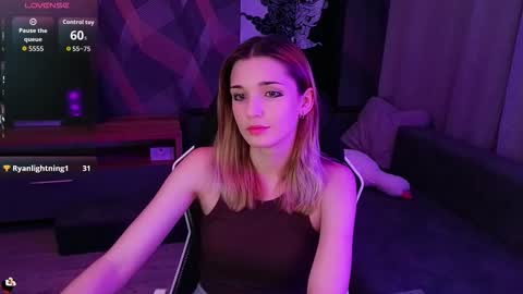 sandy_belle88 online show from September 25, 2025, 7:39 pm