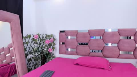 sandy_scoot online show from March 18, 2026, 12:19 pm