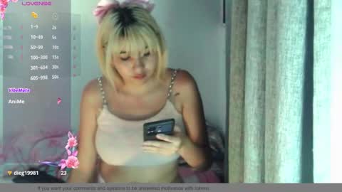 sandy_straw online show from September 18, 2025, 4:14 am