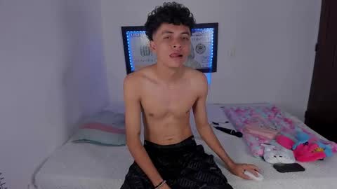 sandy_straw online show from March 4, 2026, 5:08 pm