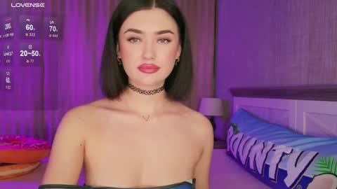 Sandy online show from October 13, 2025, 9:15 pm