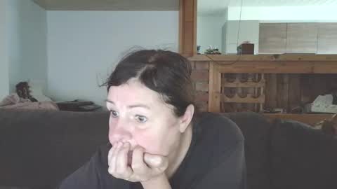 sanroom online show from October 7, 2025, 2:03 pm