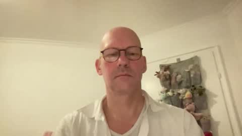 santaclausonice online show from November 8, 2025, 7:41 am