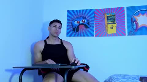 Snapshot of santana_maximo chatting on February 18, 2026, 12:45 pm Maximo Santana online show from February 18, 2026, 12:45 pm