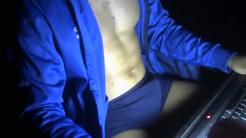 Snapshot of santguns chatting on May 17, 2026, 1:36 am santguns online show from May 17, 2026, 1:36 am