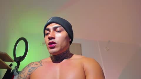 Santi Ferrer online show from March 16, 2026, 2:39 am