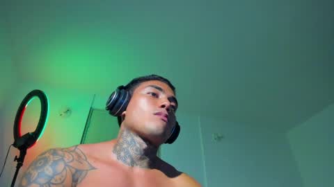 Snapshot of santi__ferrer chatting on April 26, 2026, 1:36 am Santi Ferrer online show from April 26, 2026, 1:36 am