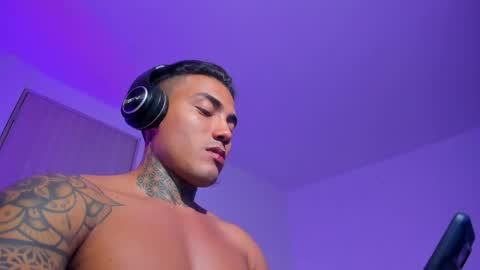 Snapshot of santi__ferrer chatting on May 17, 2026, 2:31 am Santi Ferrer online show from May 17, 2026, 2:31 am