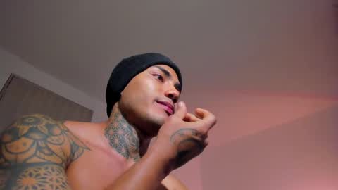 Snapshot of santi__ferrer chatting on May 25, 2026, 3:23 am Santi Ferrer online show from May 25, 2026, 3:23 am
