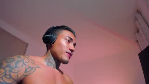 Snapshot of santi__ferrer chatting on May 28, 2026, 2:53 am Santi Ferrer online show from May 28, 2026, 2:53 am