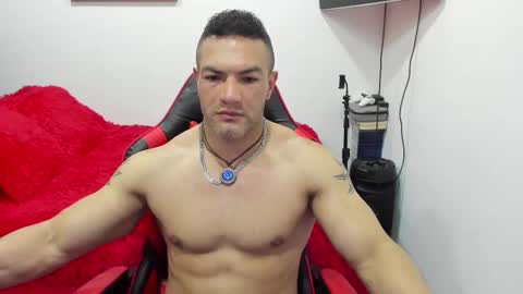 santi_pastori online show from October 21, 2025, 6:19 pm