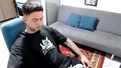 Snapshot of santi_ss chatting on January 17, 2026, 12:54 pm santi_ss online show from January 17, 2026, 12:54 pm