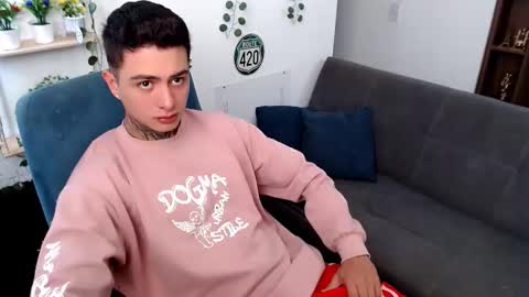 Snapshot of santi_ss chatting on March 11, 2026, 3:18 pm santi_ss online show from March 11, 2026, 3:18 pm