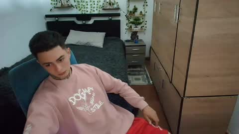 Snapshot of santi_ss chatting on April 16, 2026, 1:06 am santi_ss online show from April 16, 2026, 1:06 am