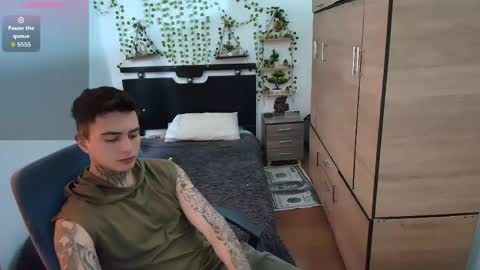 Snapshot of santi_ss chatting on April 25, 2026, 4:15 pm santi_ss online show from April 25, 2026, 4:15 pm