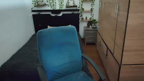 Snapshot of santi_ss chatting on May 13, 2026, 1:03 am santi_ss online show from May 13, 2026, 1:03 am