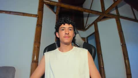 santi_twink19 online show from February 10, 2026, 10:03 pm