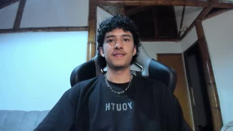 santi_twink19 online show from February 16, 2026, 5:36 am