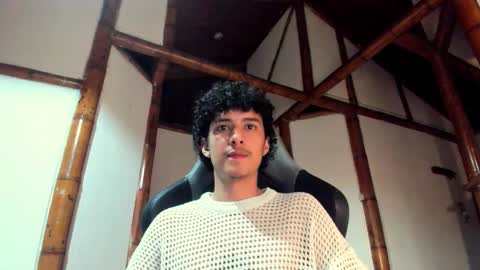 santi_twink19 online show from March 5, 2026, 5:58 am