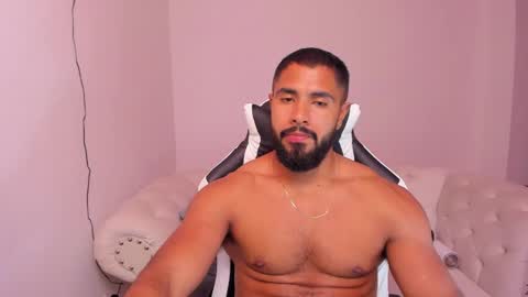 Snapshot of santiago_huntt chatting on February 18, 2025, 1:10 am santiago_huntt online show from February 18, 2025, 1:10 am
