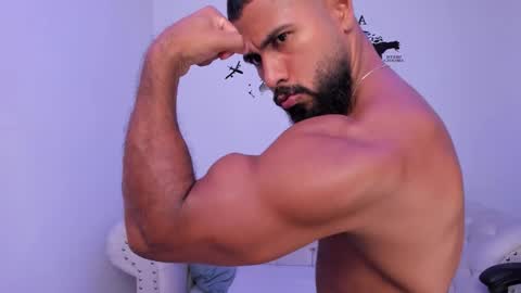 Snapshot of santiago_huntt chatting on September 8, 2025, 8:41 pm santiago_huntt online show from September 8, 2025, 8:41 pm