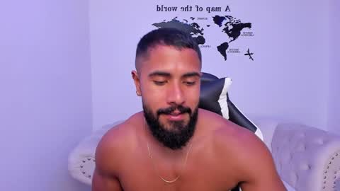 Snapshot of santiago_huntt chatting on September 10, 2025, 2:11 am santiago_huntt online show from September 10, 2025, 2:11 am