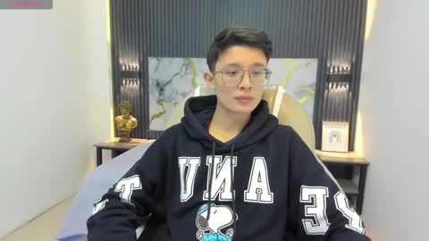 Snapshot of santiago_russo18 chatting on September 17, 2025, 12:07 pm santiago_russo18 online show from September 17, 2025, 12:07 pm
