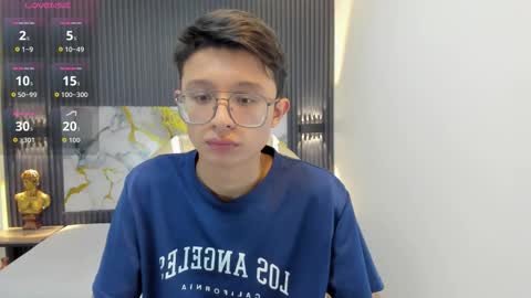 Snapshot of santiago_russo18 chatting on October 5, 2025, 12:47 pm santiago_russo18 online show from October 5, 2025, 12:47 pm