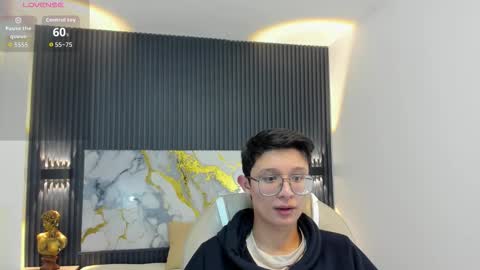 Snapshot of santiago_russo18 chatting on October 13, 2025, 1:00 pm santiago_russo18 online show from October 13, 2025, 1:00 pm