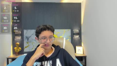 Snapshot of santiago_russo18 chatting on October 29, 2025, 12:07 pm santiago_russo18 online show from October 29, 2025, 12:07 pm