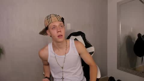 Julius Novachrono  online show from September 21, 2025, 7:26 pm