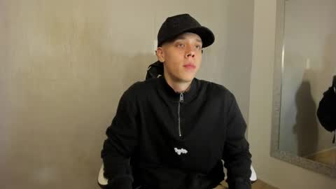 Julius Novachrono  online show from September 25, 2025, 7:50 pm