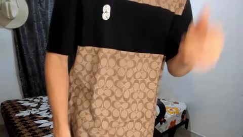 Julius Novachrono  online show from December 5, 2025, 1:20 pm