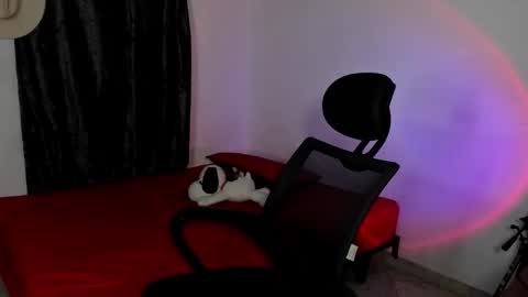 Julius Novachrono  online show from December 14, 2025, 5:35 am