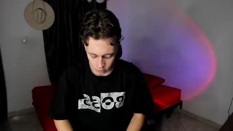 Julius Novachrono  online show from December 20, 2025, 5:36 am