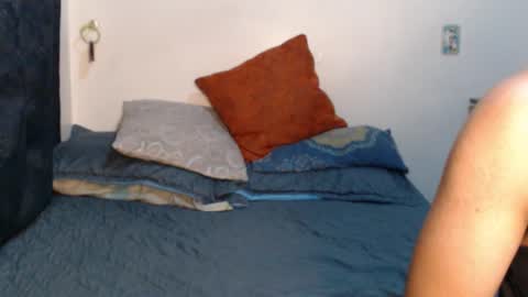 santiexxx online show from November 25, 2025, 2:33 am