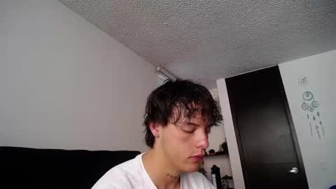Snapshot of santii_rose chatting on January 17, 2025, 1:46 pm Santii online show from January 17, 2025, 1:46 pm